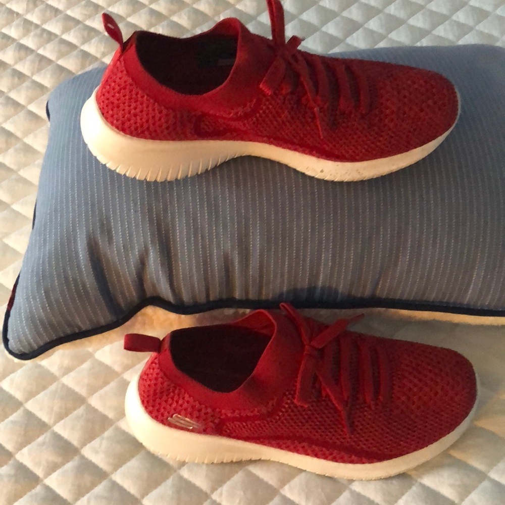 Skechers Women’s size 8.5 Red shoes